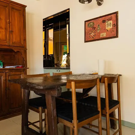 Cute & Small 1-br With Beautiful Terrace