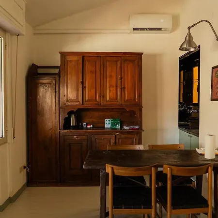 Cute & Small 1-br With Beautiful Terrace