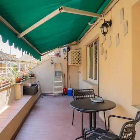 Cute & Small 1-br With Beautiful Terrace *