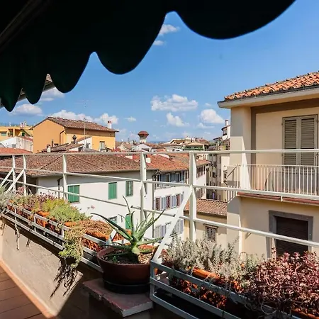 Cute & Small 1-br With Beautiful Terrace Apartment Florence