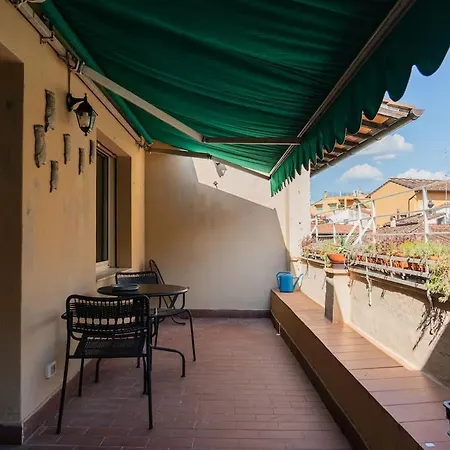 Cute & Small 1-br With Beautiful Terrace * 피렌체