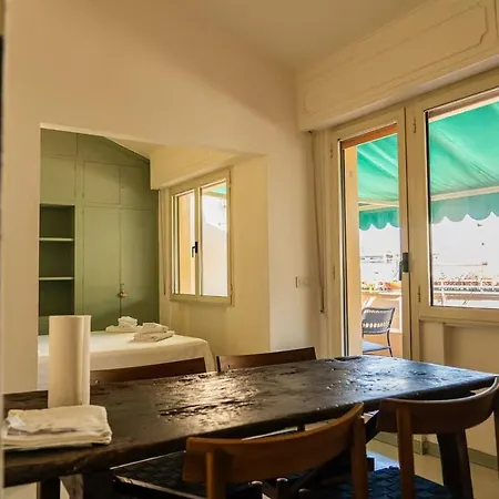 Cute & Small 1-br With Beautiful Terrace Florence