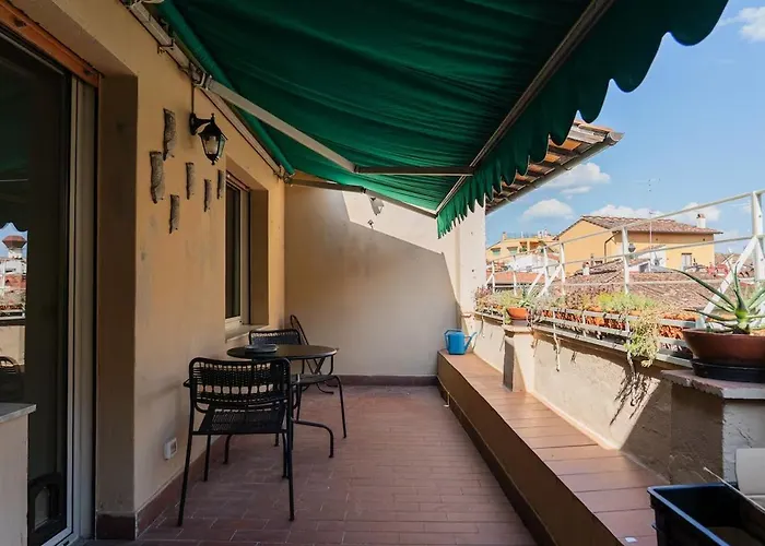 Cute & Small 1-br With Beautiful Terrace * 피렌체