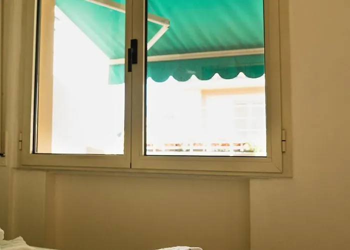 Cute & Small 1-br With Beautiful Terrace 아파트 피렌체